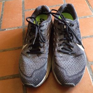 Nike shoes men 8 women 9.5