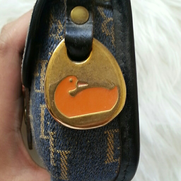 Dooney and Bourke Wristlet - Picture 2 of 4