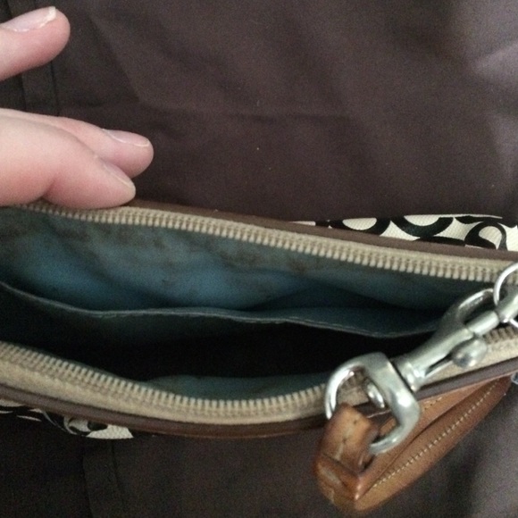 Coach  wristlet - Picture 2 of 2