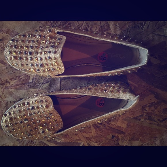 Shoe dazzle gold slip ons