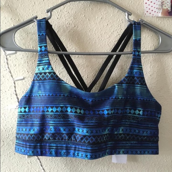 Zumiez sports bra