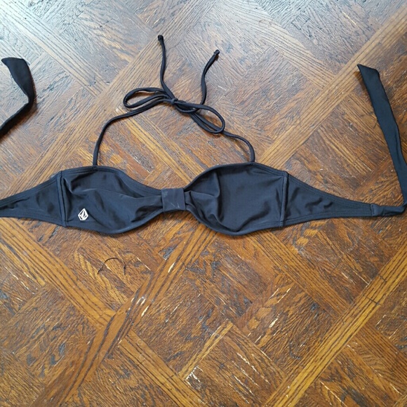Cute volcom bikini top