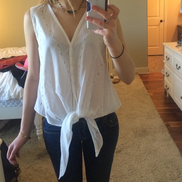 White urban outfitters shirt size small!
