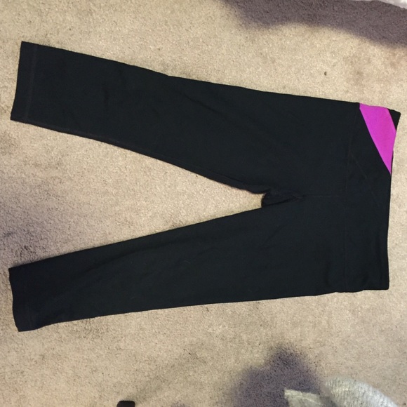 Under Armour capri leggings!