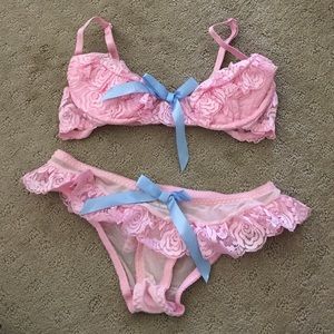 Fredericks of Hollywood bra and panty size 32B
