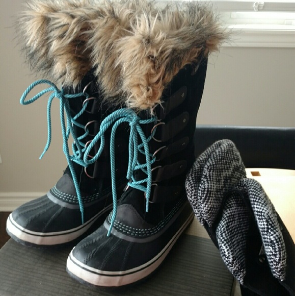 SOLD Sorel Joan of Arctic Knit Boots + Fur liners - Picture 1 of 4