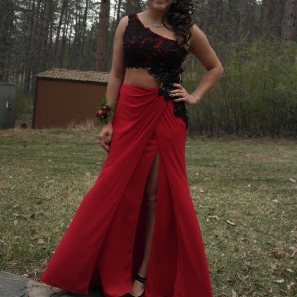 Prom Dress - Picture 1 of 3