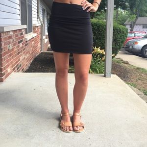 Black bodycon skirt