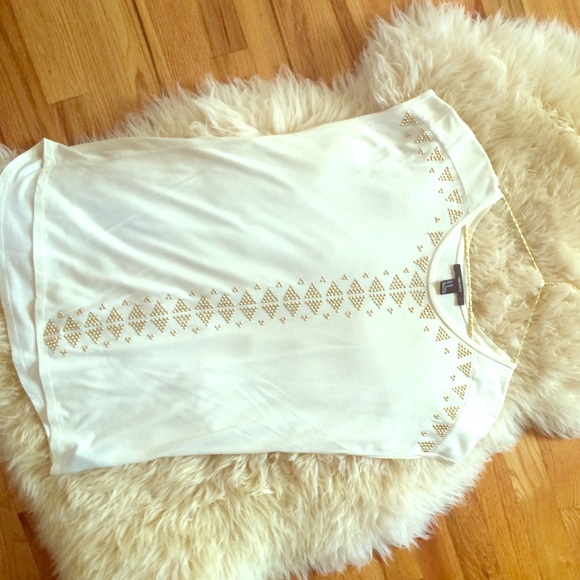 Flat studded cream cut off top