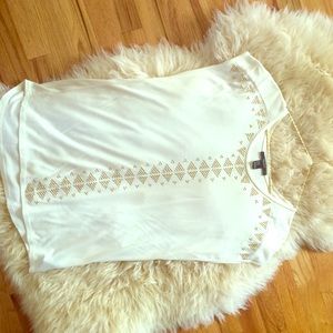 Flat studded cream cut off top