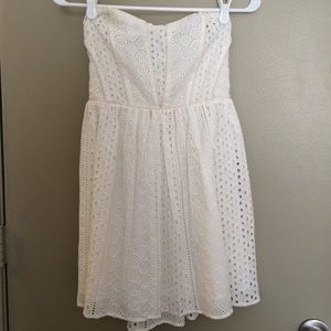 'Kimchi Blue' White Dress with Sweetheart neck.