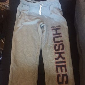 NWOT UCONN Huskies sweatpants