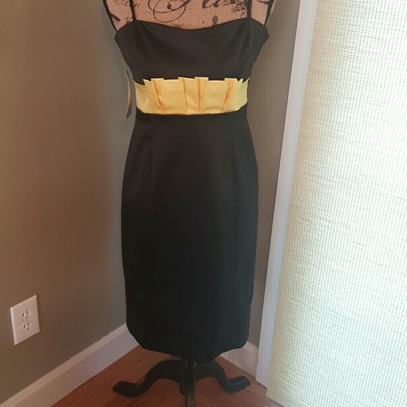 Nine west black cocktail dress with yellow design. - Picture 1 of 4