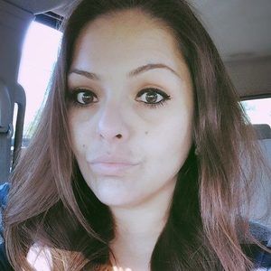 Meet your Posher, Elisa