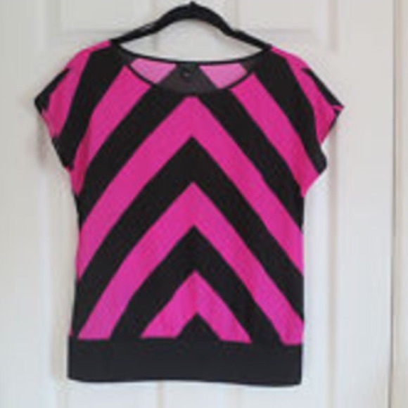 🎉SALE!🎉Ann Taylor Chevron Top - size 0 - Picture 2 of 3