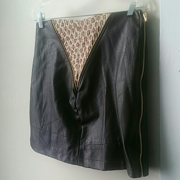 NWT Urban Renewal Kanatha Vegan Leather Skirt   M - Picture 2 of 4