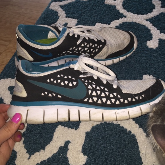 Nike free run shoes - Picture 1 of 3