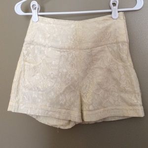 Lacey Highwaisted Shorts