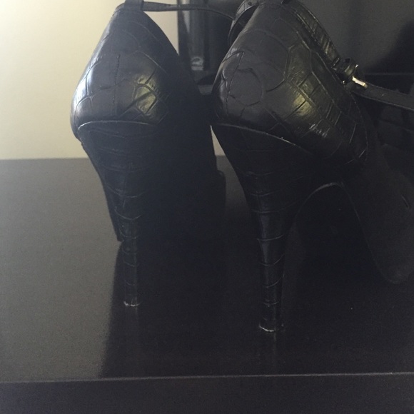 Audrey Brooke pumps. Suede - Picture 2 of 3