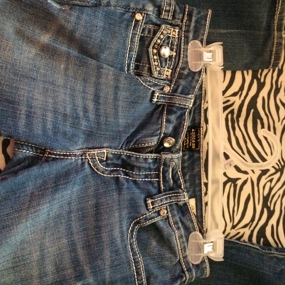 Jeans - Picture 2 of 3