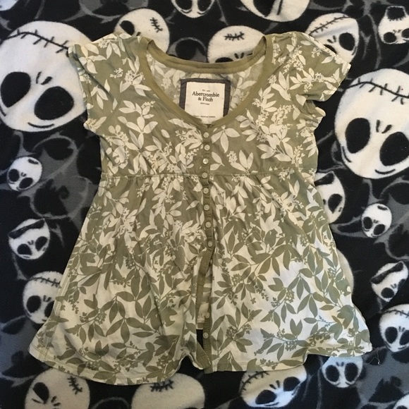 Leaf Print Button-Up A&F Blouse