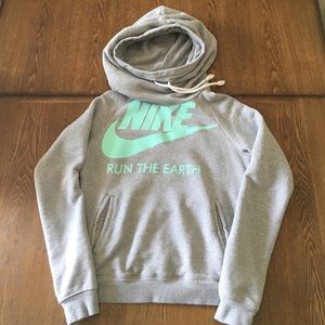 Nike pullover with oversized hood