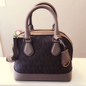 🚫🚫SOLD🚫🚫Brand new mk cross body bag
