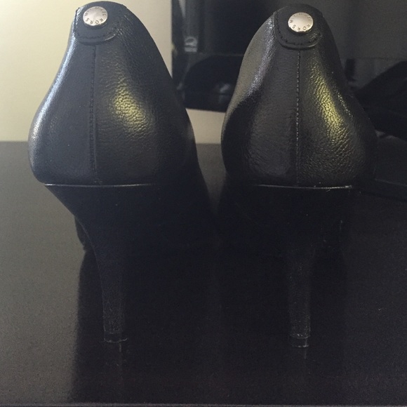 Black leather Michael Kors heels - Picture 3 of 3