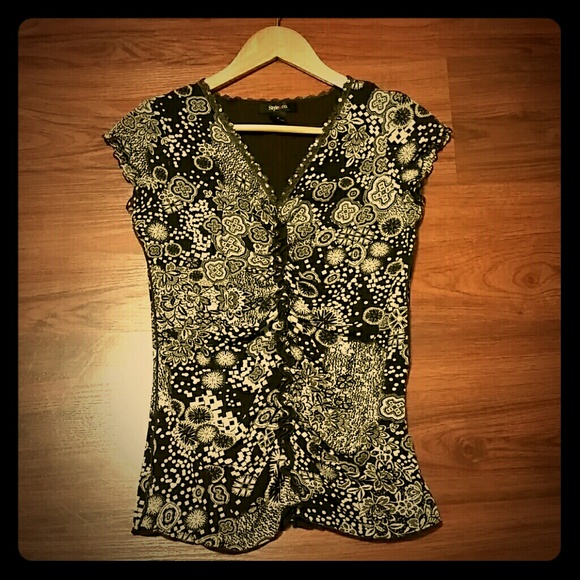 Stretchy cap sleeve top