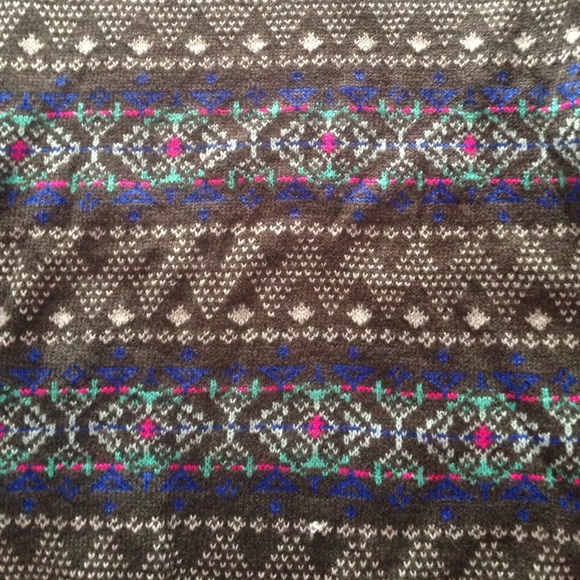 Unique Patterned Sweater - Picture 2 of 2