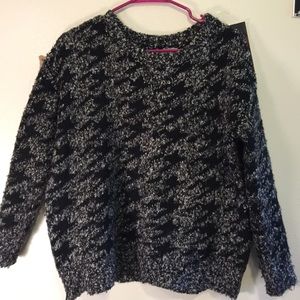 Houndstooth pattern sweater