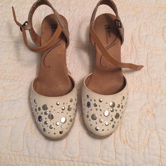 White Mountain Espadrilles low wedge