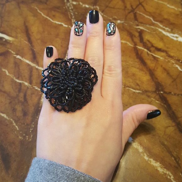 New Black Beam Flower Cocktail Ring - Picture 3 of 4
