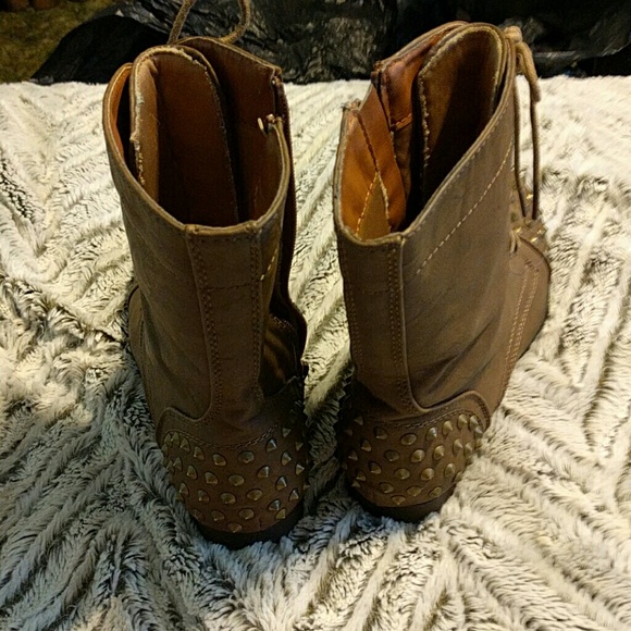 Wet Seal Tan boots