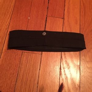Second Black LuLuLemon Headband