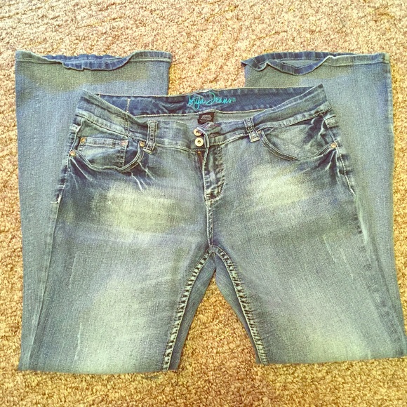 Like New Stretchy Ariya Jeans