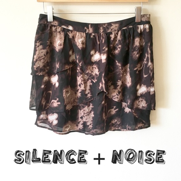 NWOT Silence + Noise {UO} Ruffle Skirt