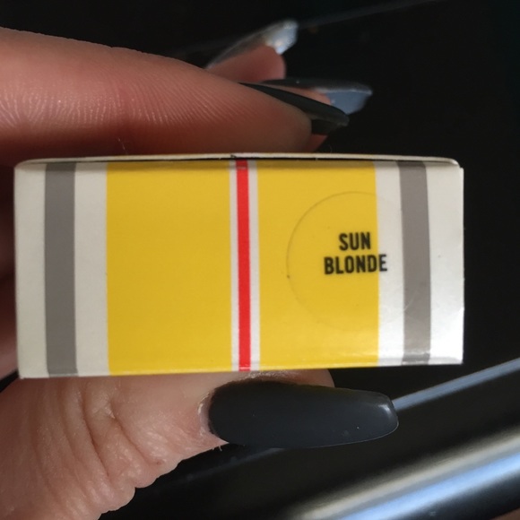 NIB MAC LE Surf USA eyeshadow. - Picture 2 of 4