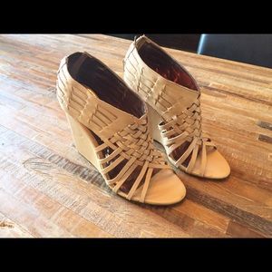 Carlos Santana Zipper Wedges