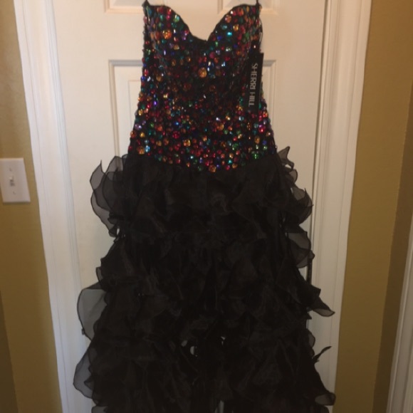 Sherri Hill Prom Dress - Picture 2 of 3