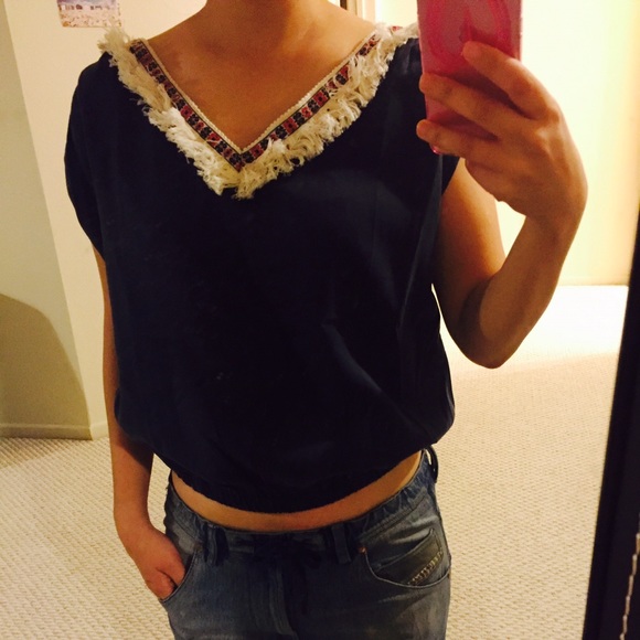 Fringe Top - Picture 4 of 4