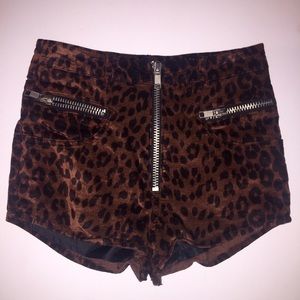 UNIF: High Waist Leopard Shorts