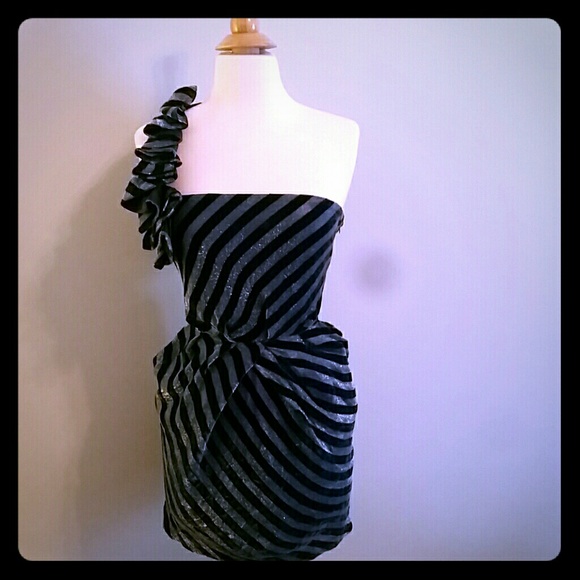 2t one blue velvet dress