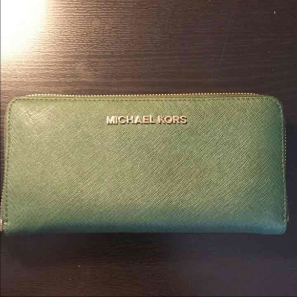 Michael Kors Jet Set Wallet