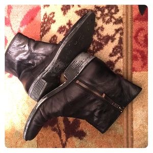 SOLD - NW Reverse vintage American ankle boots