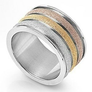 🌸HP 3/27/16 🌼 Stainless Steel Diamond Cut Ring