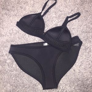 Triangl LOOK ALIKE black XS