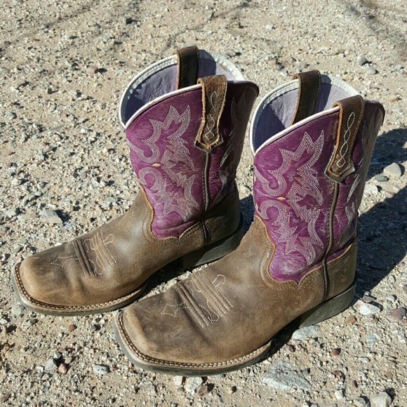 *REDUCED!*  Ariat 4LR Cowgirl or cowboy Boots!