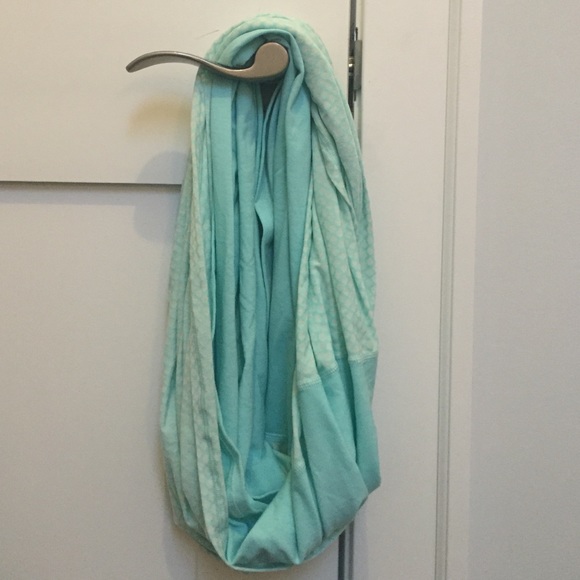 Lululemon Infinity Scarf