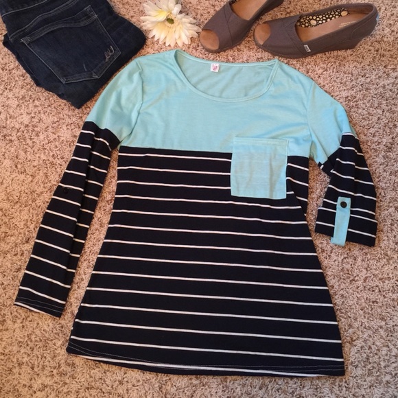 Tops - Spring Ready🌸Aqua & Navy Striped Top